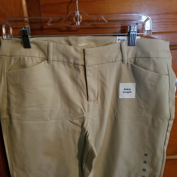 Old Navy. Stretch ankle length beige pants. 12 - Picture 4 of 7